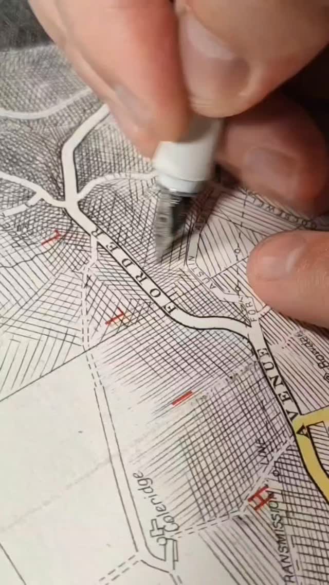 Transforming old paper maps into portraits, one line at a time 🗺️✍️

Audio is from my appearance on BBC Radio Solent, where I was invited on to chat about my portrait work for Universal Music and the John Lennon Estate